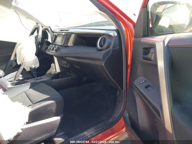 Toyota RAV4 LE 2015 JTMBFREV4FJ018858 Image 5