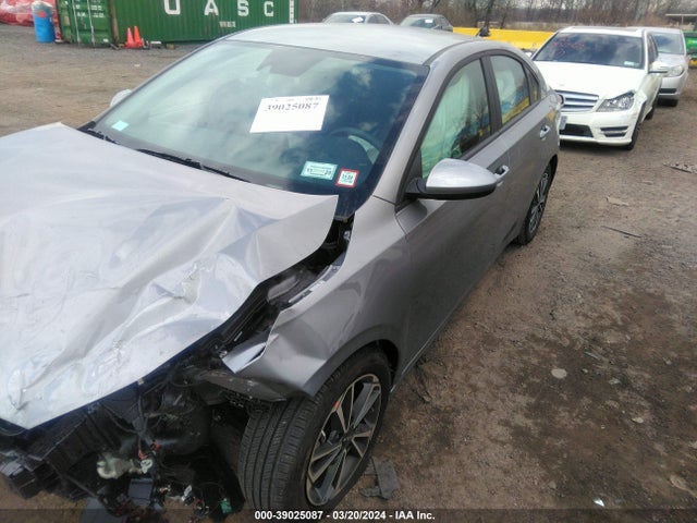 KIA Forte Lxs 2023 3KPF24ADXPE682626 Image 2