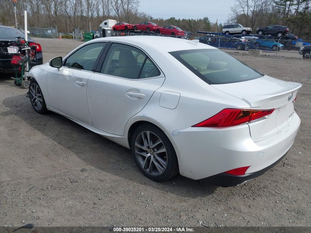 Lexus IS 300 2019 JTHC81D22K5035456 Image 3