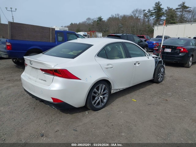 Lexus IS 300 2019 JTHC81D22K5035456 Image 4