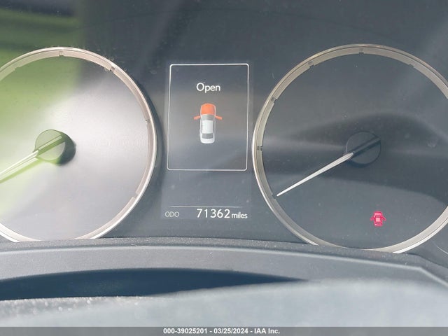 Lexus IS 300 2019 JTHC81D22K5035456 Image 7