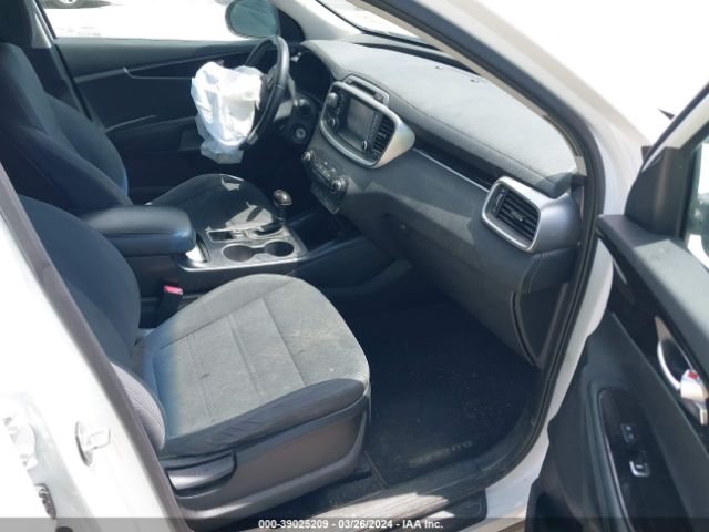 5XYPG4A37HG216931 KIA Sorento 2.4l Lx