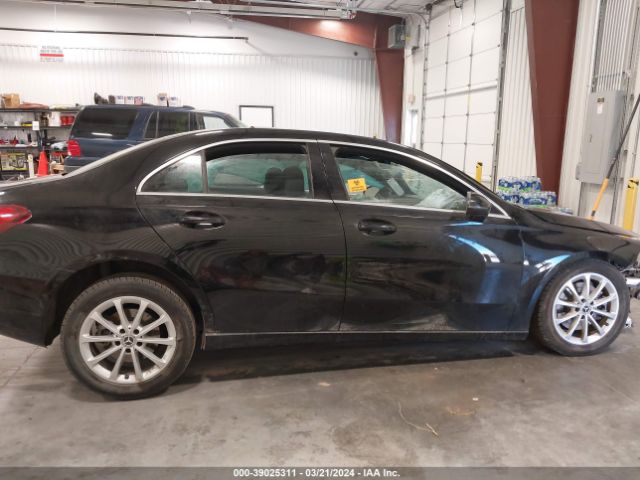 WDD3G4FB6KW020722 Mercedes-Benz A 220 4matic