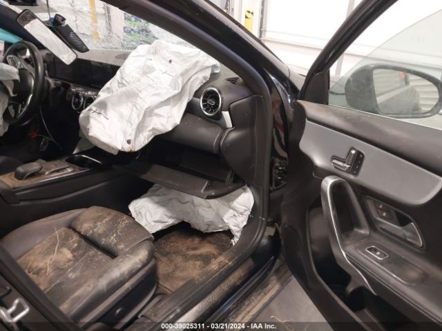 WDD3G4FB6KW020722 Mercedes-Benz A 220 4matic