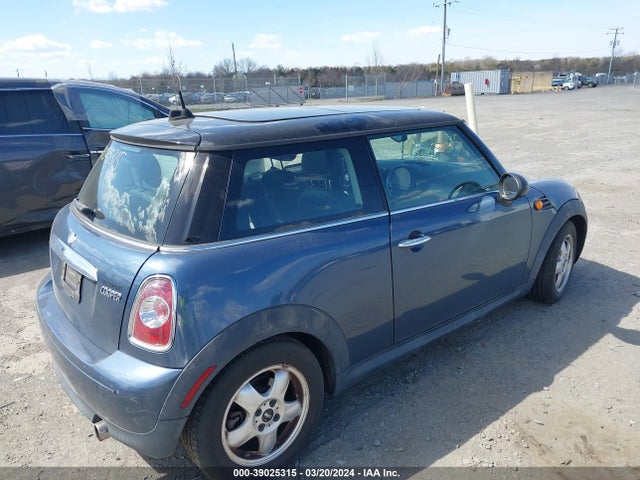 2011 MINI COOPER WMWSU3C5XBT183119 Photo 3