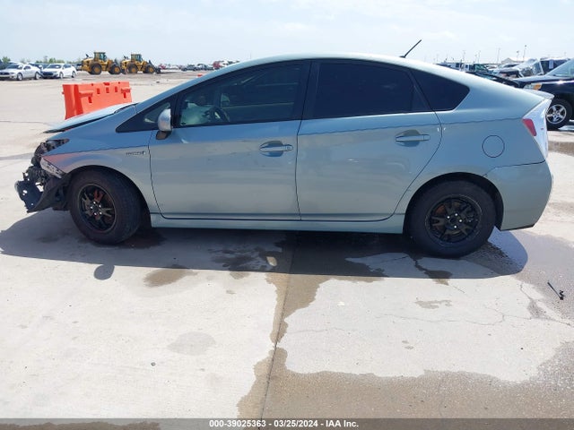 Toyota Prius Two 2014 JTDKN3DU5E1824621 Image 15