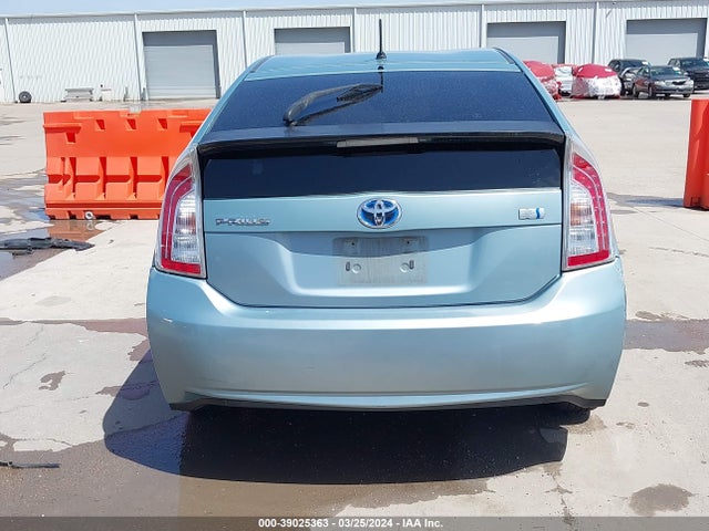Toyota Prius Two 2014 JTDKN3DU5E1824621 Image 17