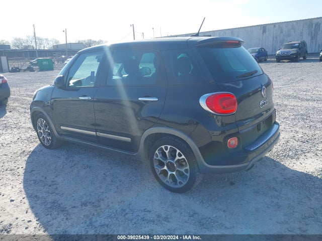 2014 FIAT 500L ZFBCFADH9EZ015233 Photo 2