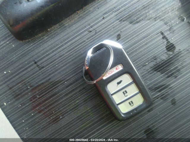 5FNYF5H1XJB024689 Honda PILOT LX