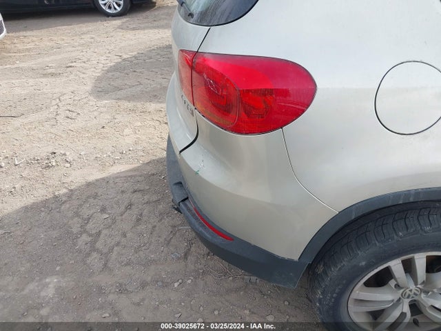 WVGAV7AX7FW594842 Volkswagen TIGUAN S