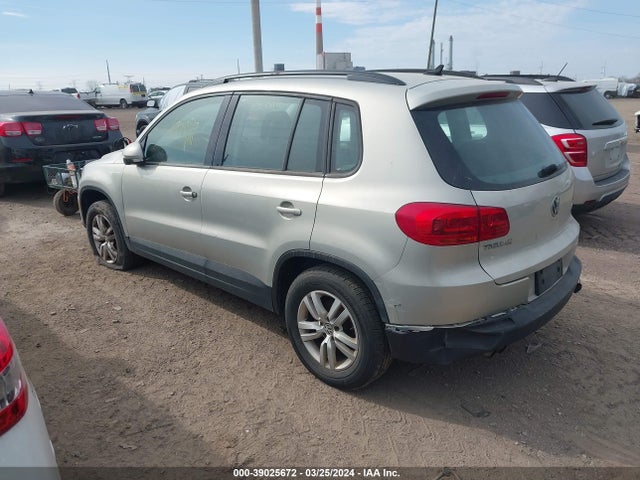 WVGAV7AX7FW594842 Volkswagen TIGUAN S