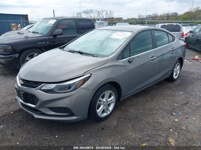 Chevrolet Cruze Lt Auto 2018 1G1BE5SM8J7158756 Image 2