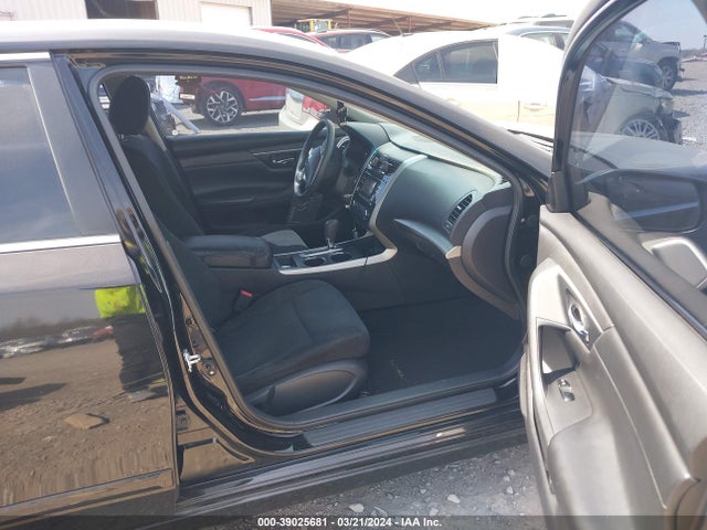 Продажа на аукционе авто 2015 Nissan Altima 2.5 S, vin: 1N4AL3AP7FC577923, номер лота: 39025681