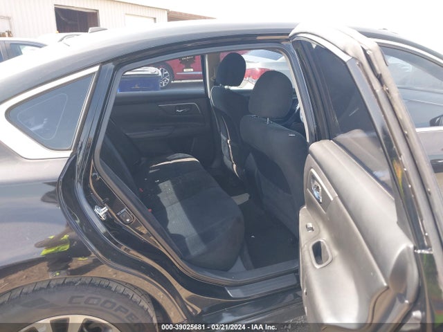 Продажа на аукционе авто 2015 Nissan Altima 2.5 S, vin: 1N4AL3AP7FC577923, номер лота: 39025681