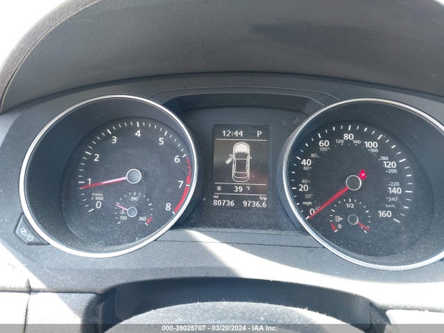 3VWDB7AJ0JM227390 Volkswagen Jetta 1.4t Se/1.4t Wolfsburg Edition