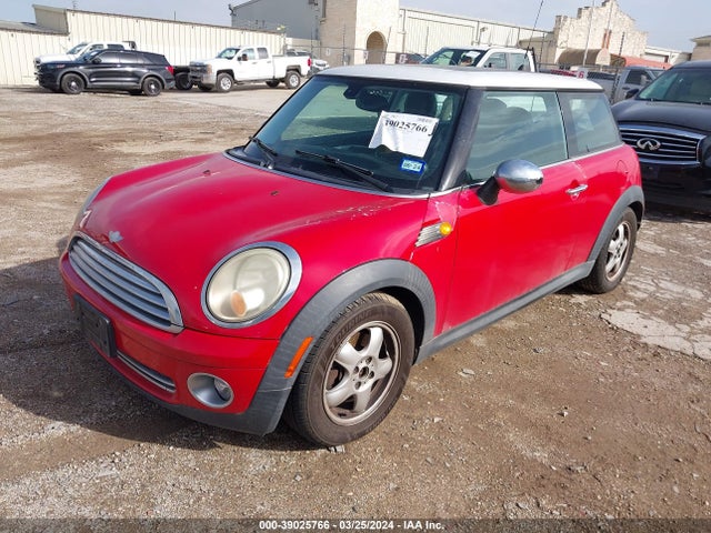 2007 MINI COOPER WMWMF33597TL77361 Photo 1