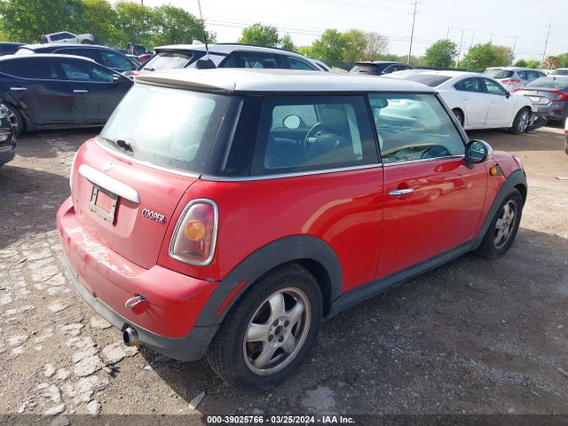 2007 MINI COOPER WMWMF33597TL77361 Photo 3