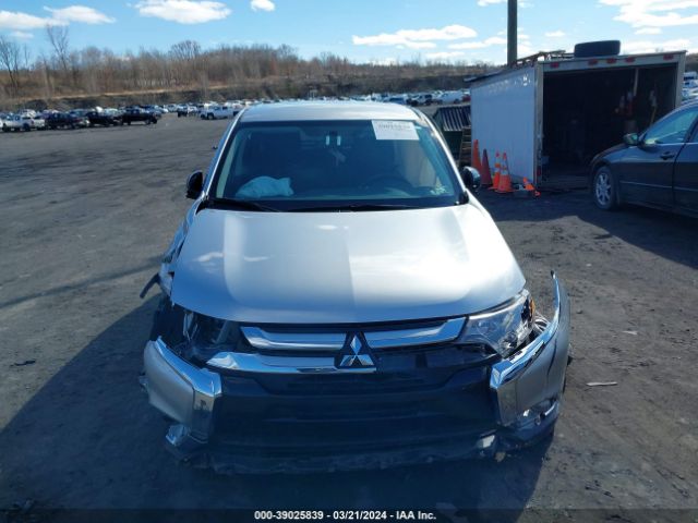 JA4AZ2A32JZ004007 Mitsubishi Outlander Es