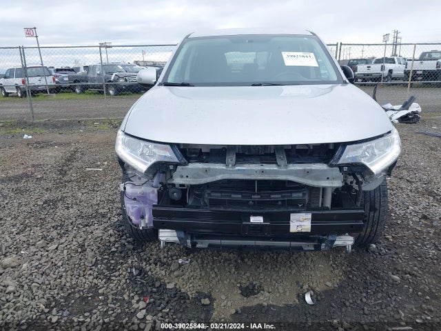 Mitsubishi Outlander Se 2018 JA4AZ3A31JJ001989 Image 13