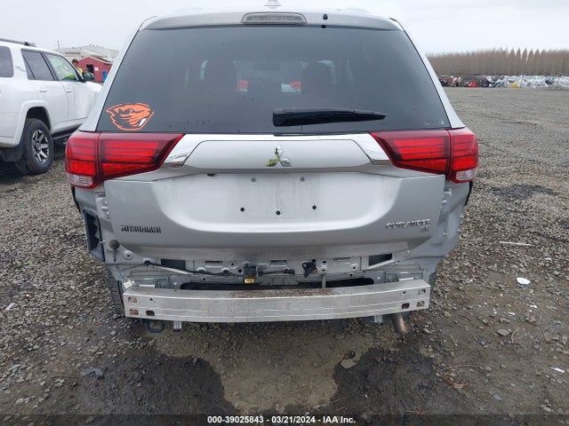 Mitsubishi Outlander Se 2018 JA4AZ3A31JJ001989 Image 18