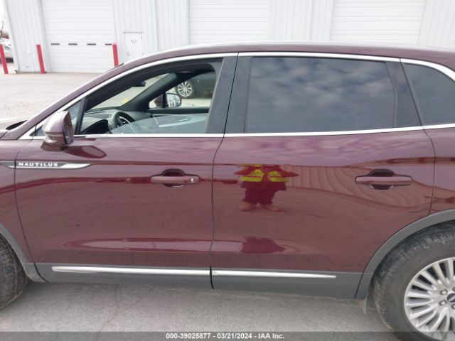 2LMPJ8J9XKBL48204 Lincoln Nautilus Standard