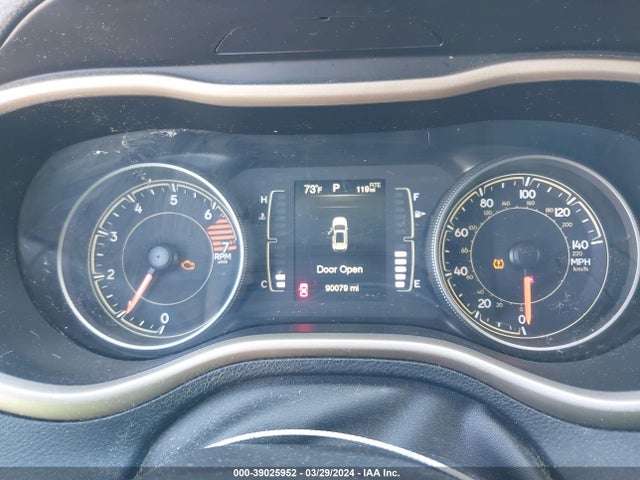 1C4PJLCB8JD552446 Jeep Cherokee Latitude Fwd