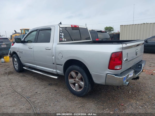 2013 RAM 1500 1C6RR6LT2DS707544 Photo 2