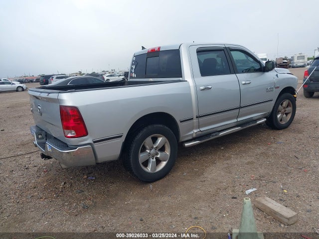 2013 RAM 1500 1C6RR6LT2DS707544 Photo 3
