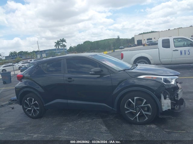 Toyota C-HR XLE 2019 NMTKHMBX5KR069445 Image 13