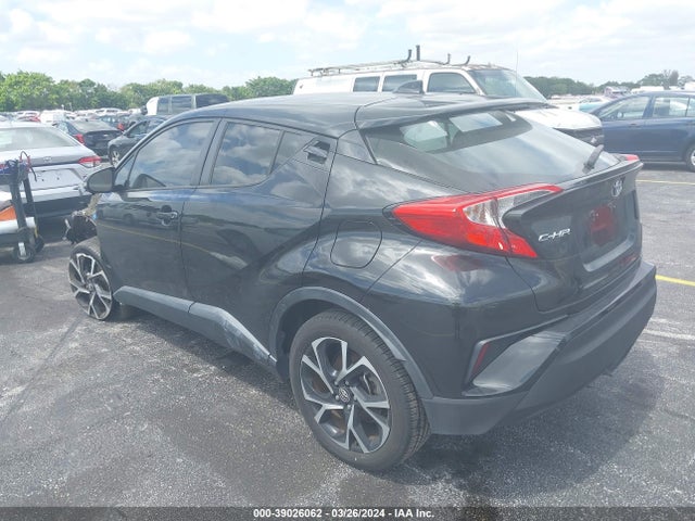 Toyota C-HR XLE 2019 NMTKHMBX5KR069445 Image 3