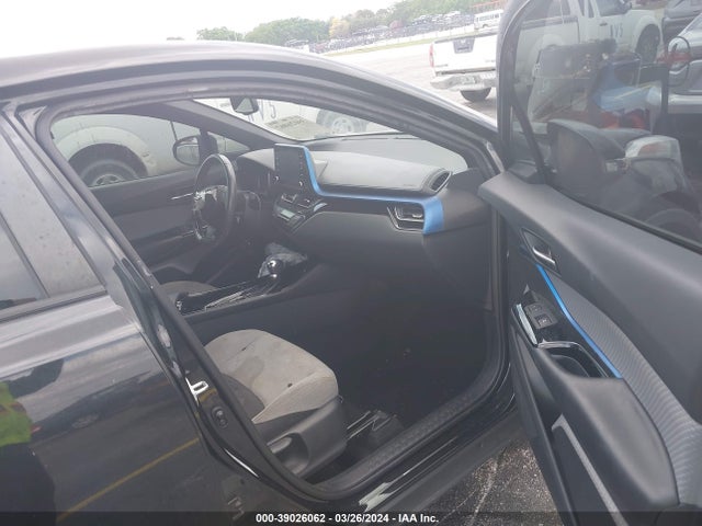 Toyota C-HR XLE 2019 NMTKHMBX5KR069445 Image 5