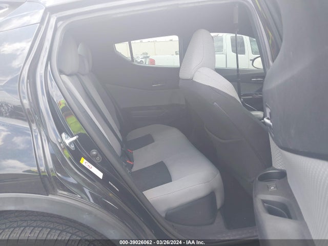 Toyota C-HR XLE 2019 NMTKHMBX5KR069445 Image 8
