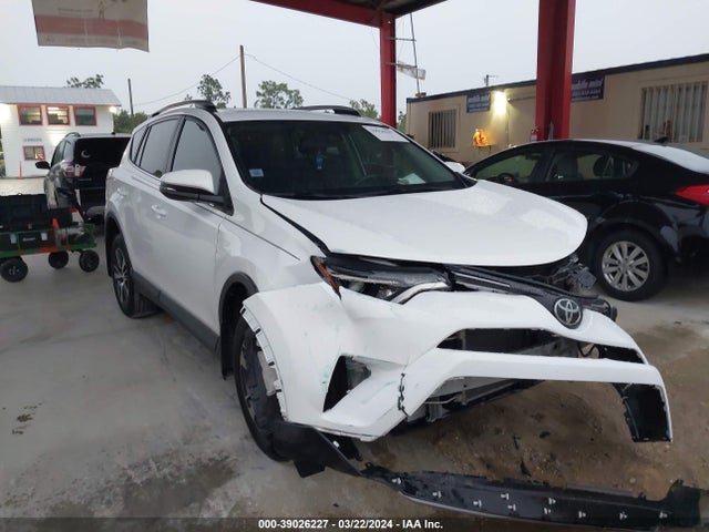 Toyota Rav4 Xle 2018 2T3RFREV1JW841403 Image 1