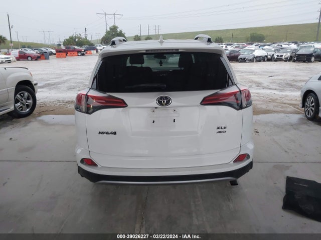 Toyota Rav4 Xle 2018 2T3RFREV1JW841403 Image 16