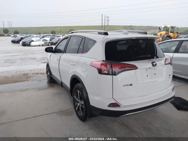 Toyota Rav4 Xle 2018 2T3RFREV1JW841403 Image 3