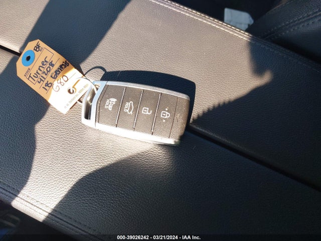 Genesis G80 3.8 2018 KMHGN4JE8JU233731 Image 11