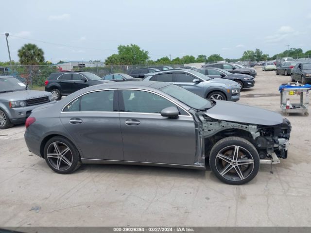 WDD3G4FB5KW013549 Mercedes-Benz A 220 4matic