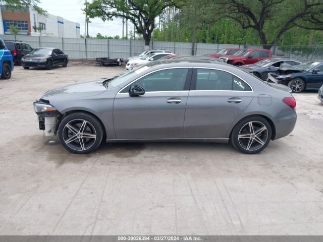 WDD3G4FB5KW013549 Mercedes-Benz A 220 4matic