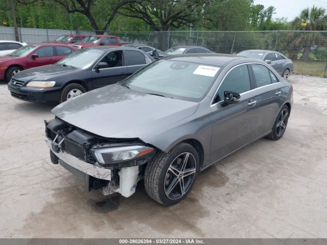 WDD3G4FB5KW013549 Mercedes-Benz A 220 4matic