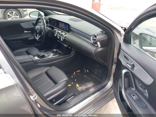 WDD3G4FB5KW013549 Mercedes-Benz A 220 4matic