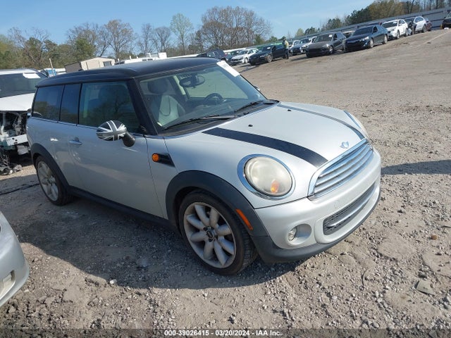 2011 MINI COOPER CLUBMAN WMWZF3C56BT187645 Photo 0
