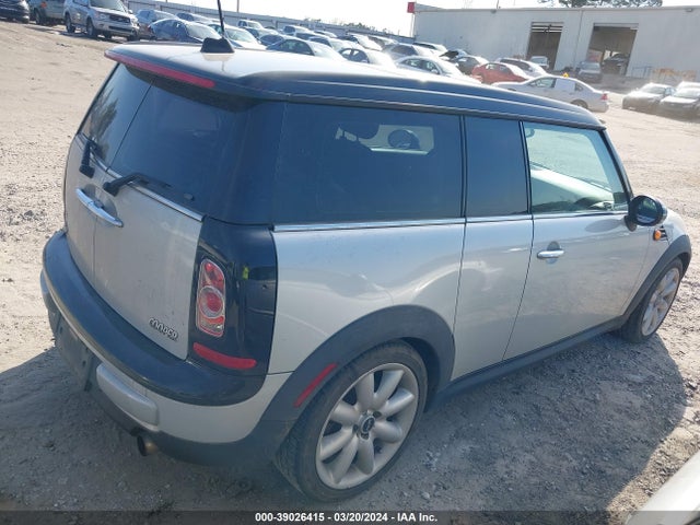 2011 MINI COOPER CLUBMAN WMWZF3C56BT187645 Photo 3