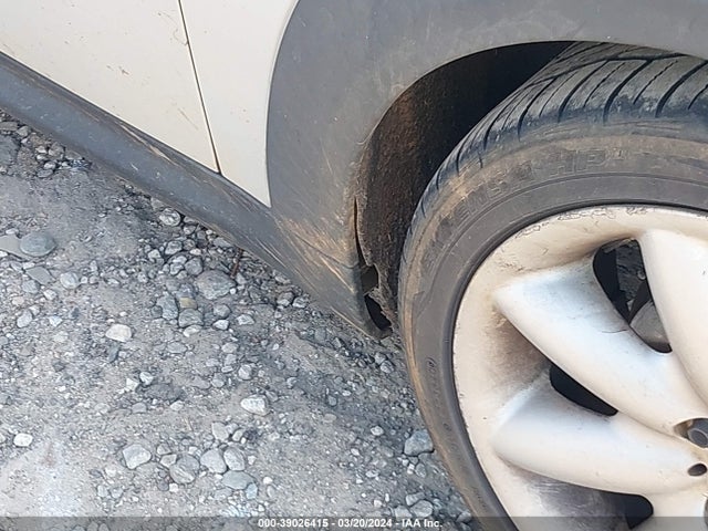 2011 MINI COOPER CLUBMAN WMWZF3C56BT187645 Photo 5