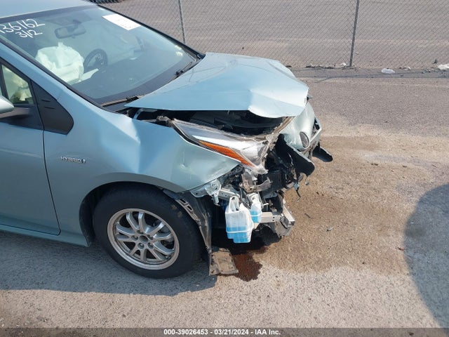 Toyota Prius Two 2016 JTDKBRFUXG3526663 Image 19