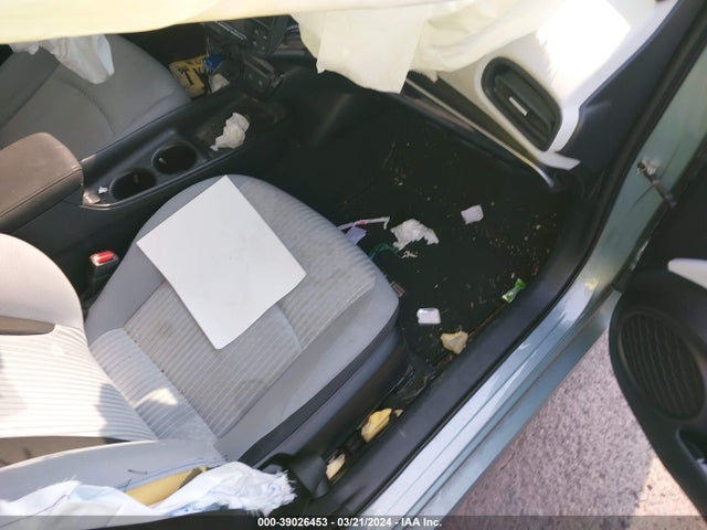Toyota Prius Two 2016 JTDKBRFUXG3526663 Image 5