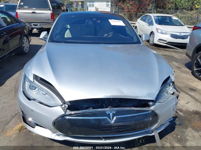 Tesla Model S P85 2014 5YJSA1H15EFP65173 Image 11