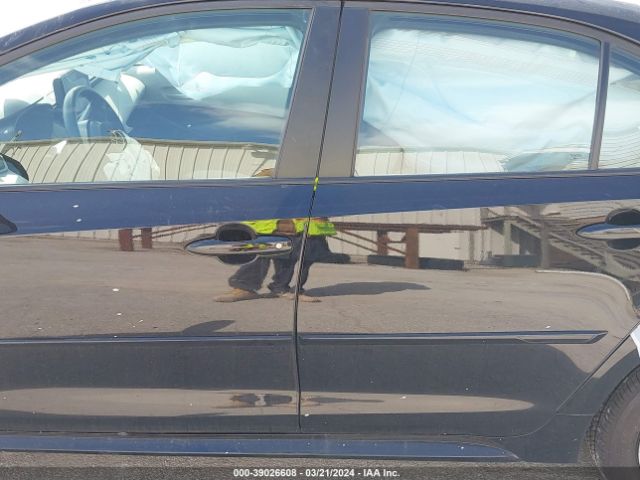 5YFB4MDE3RP127404 Toyota COROLLA LE