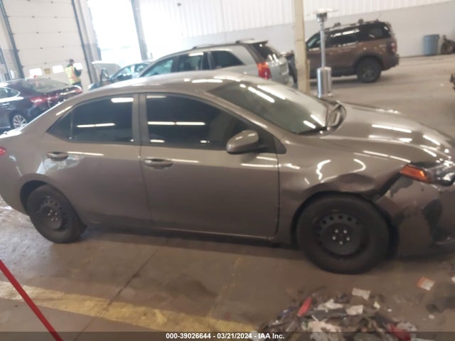 Toyota COROLLA LE 2018 2T1BURHE5JC018907 Image 13
