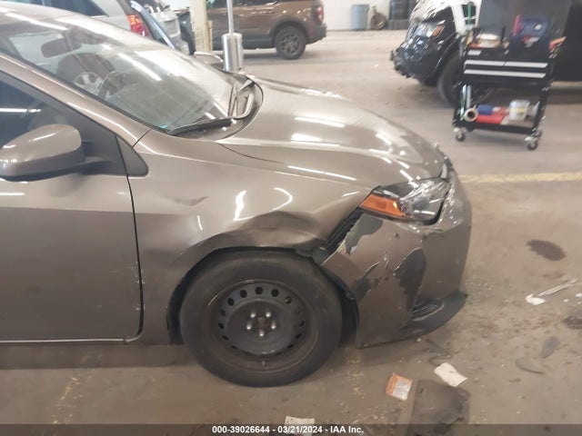 Toyota COROLLA LE 2018 2T1BURHE5JC018907 Image 19