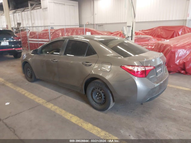 Toyota COROLLA LE 2018 2T1BURHE5JC018907 Image 3